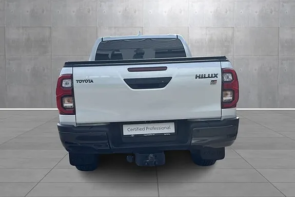 Toyota Hilux 2023 photo 4