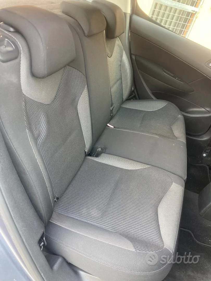 Peugeot 308 2009 photo 4