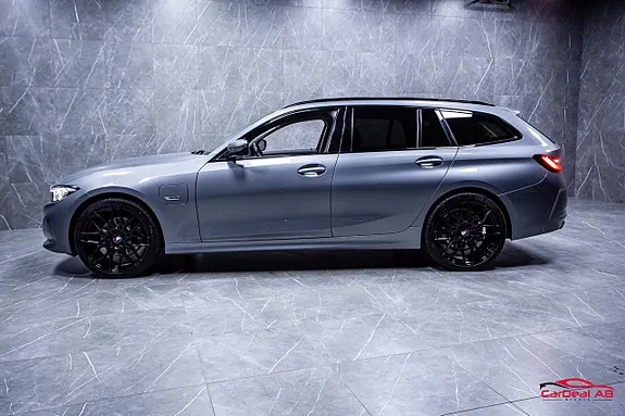 BMW 330E 2023 photo 4