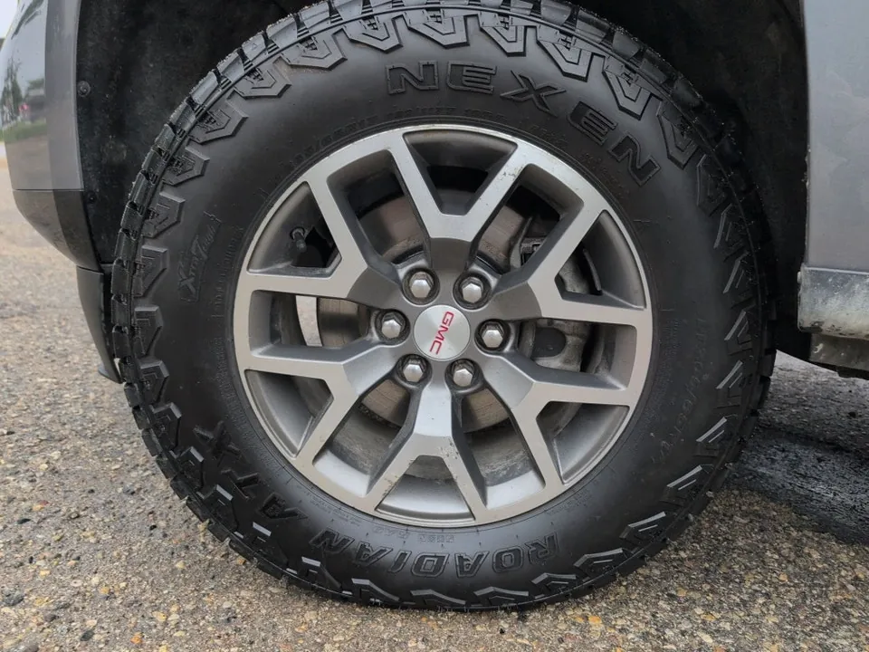GMC Canyon 2021 photo 2
