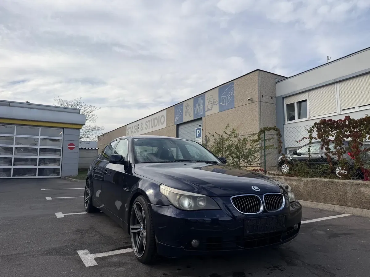 BMW 5 Series 2004 photo 2