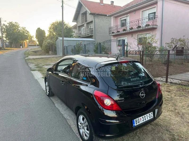 Opel Corsa D 2011 photo 3