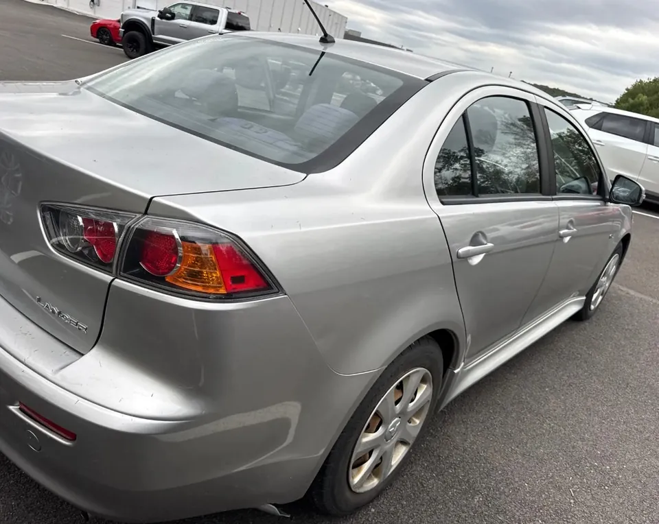 Mitsubishi Lancer 2016 photo 2