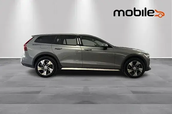 Volvo V60 2021 photo 2