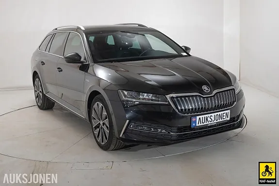 Skoda Superb 2023 photo 3