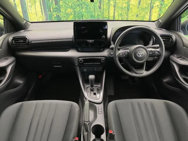 Toyota Yaris 2024 photo 2