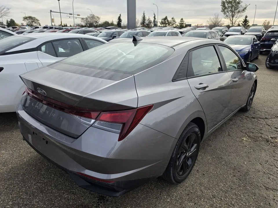 Hyundai Elantra 2023 photo 5