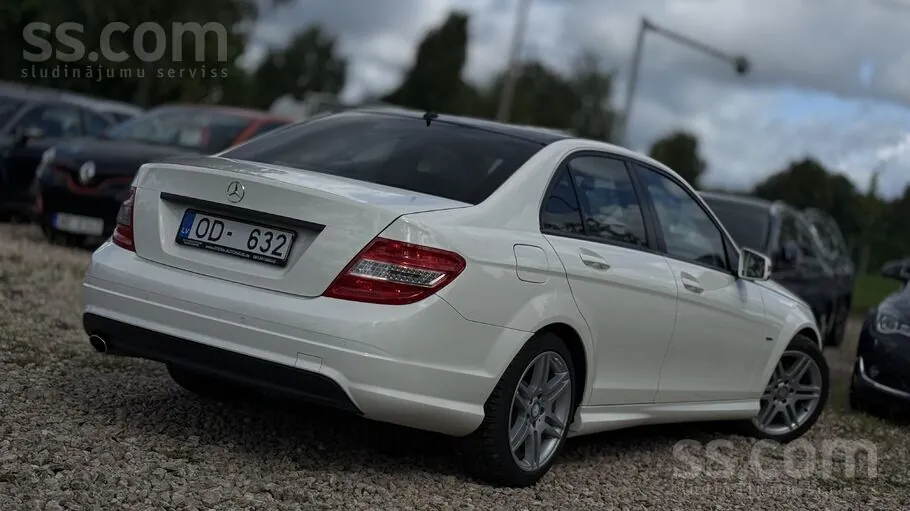 Mercedes-Benz C220 2011 photo 3