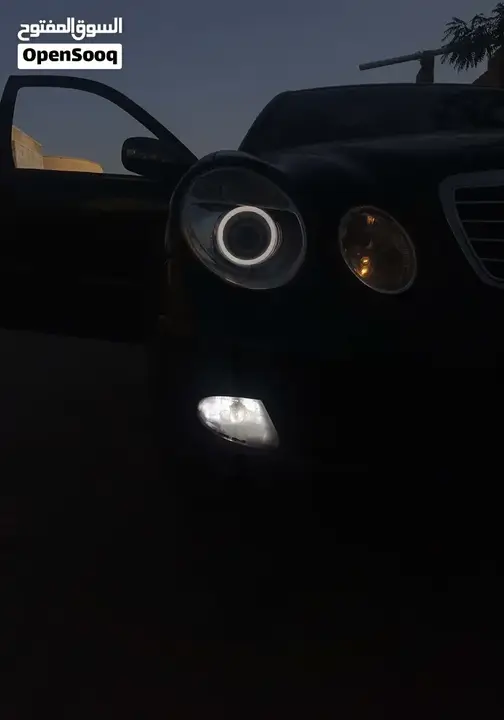 Mercedes-Benz E-Class 2004 photo 2