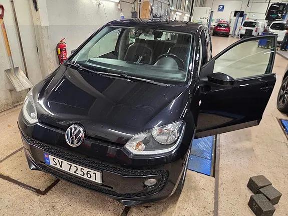 Volkswagen Up 2016 photo 5