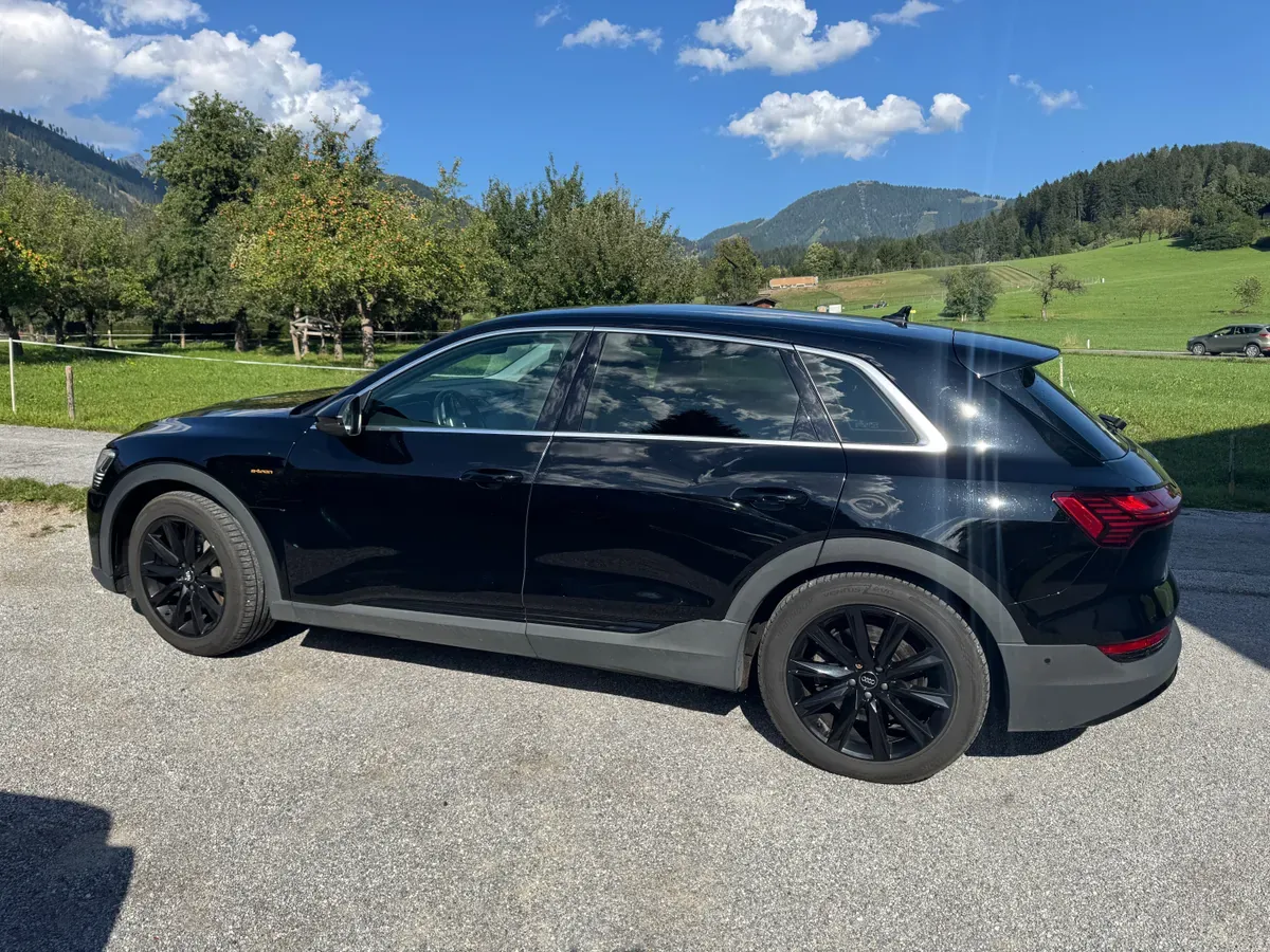 Audi E-Tron 2020 photo 2