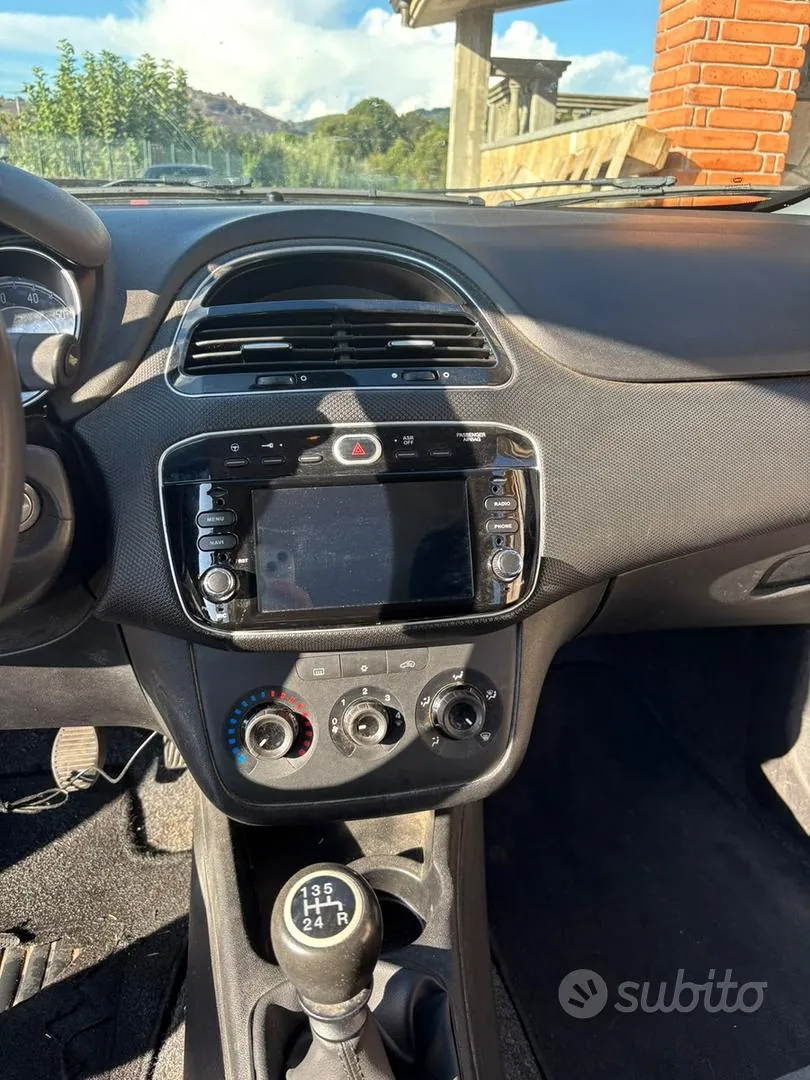 Fiat Punto 2018 photo 2
