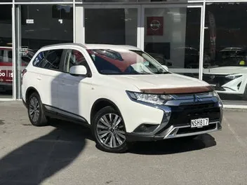Mitsubishi Outlander 2021 photo 2