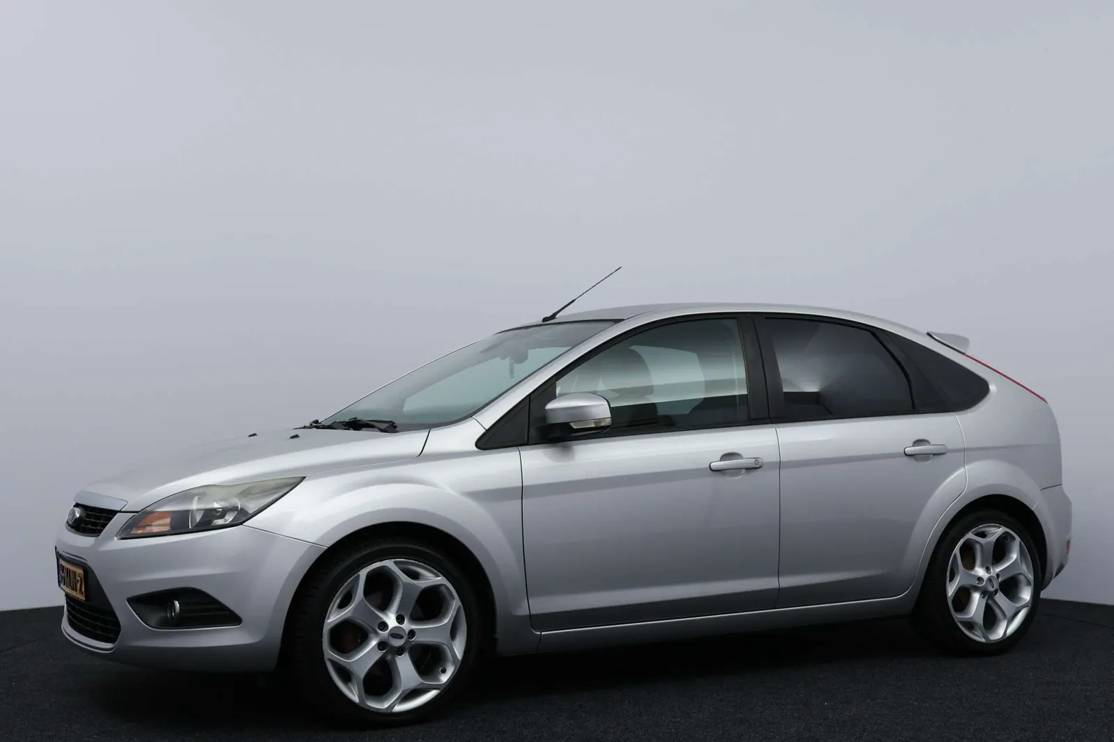 Ford Focus 2010 photo 3