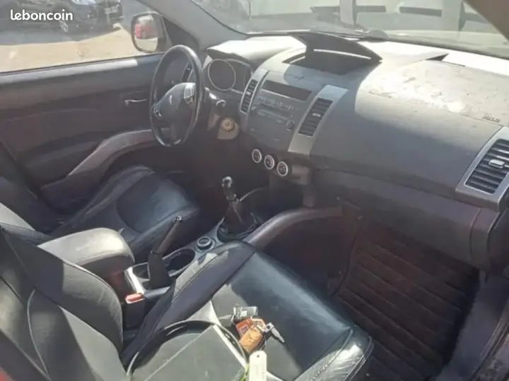 Peugeot 4007 2008 photo 5