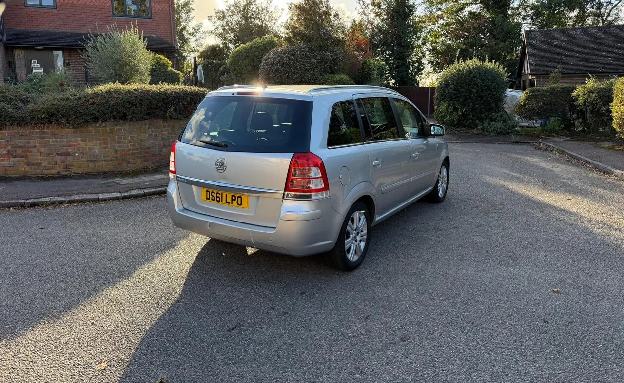 Vauxhall Zafira 2011 photo 3