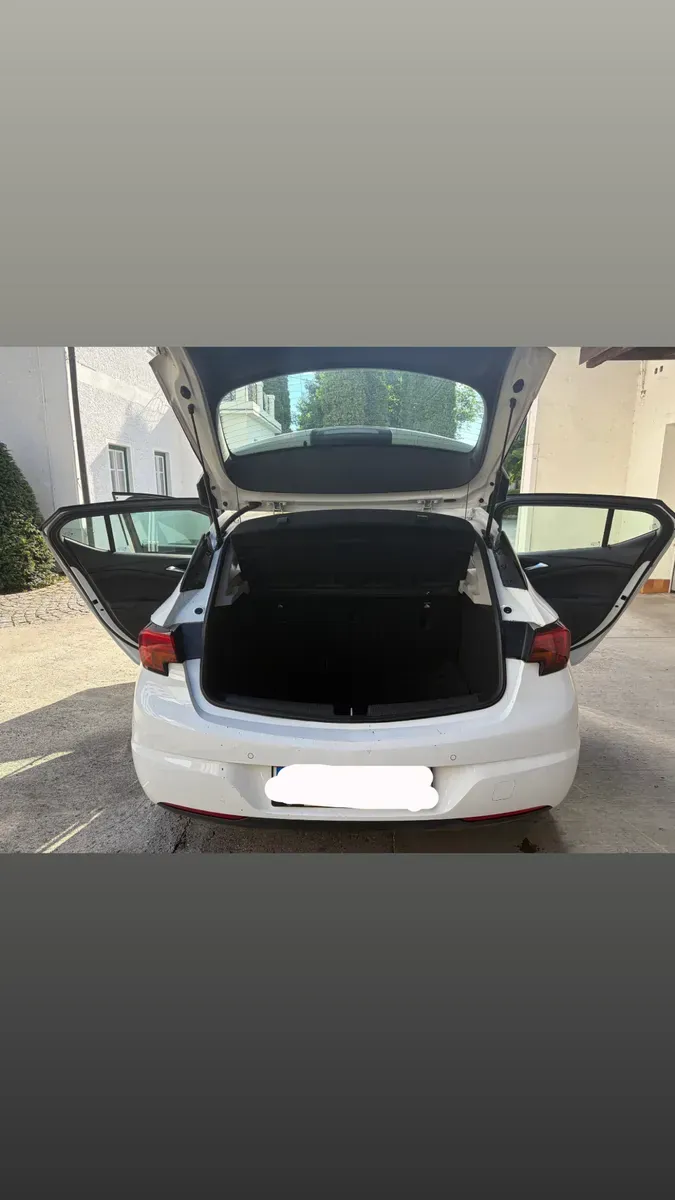 Opel Astra 2017 photo 2