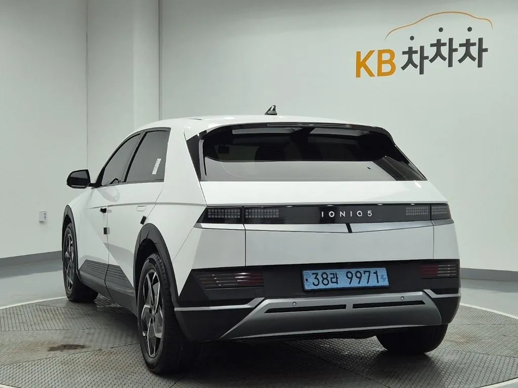 Hyundai Ioniq 5 2022 photo 2