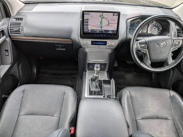 Toyota Land Cruiser Prado 2018 photo 3