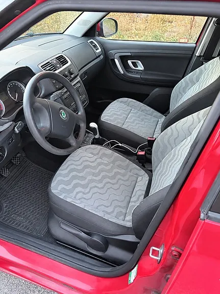 Skoda Fabia 2009 photo 3