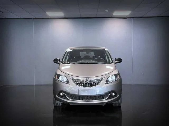Lancia Ypsilon 2022 photo 2