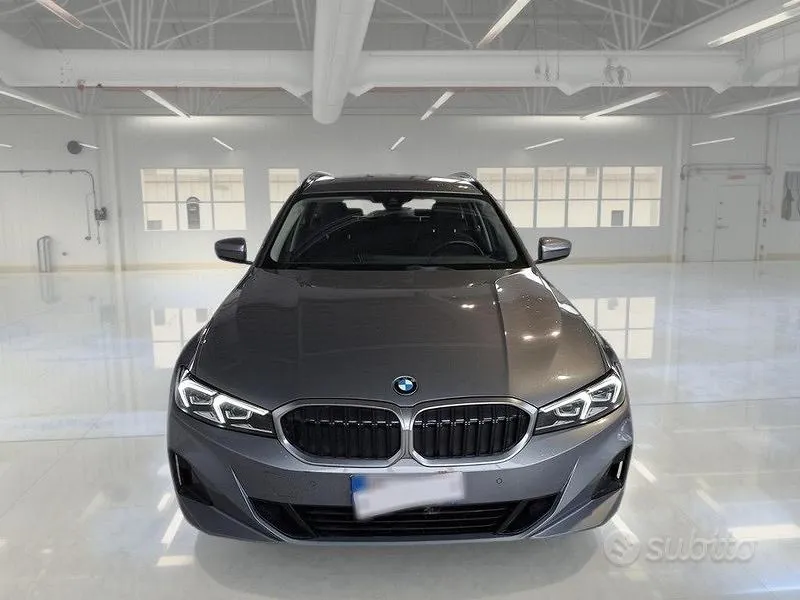BMW 3 Series 2023 photo 2