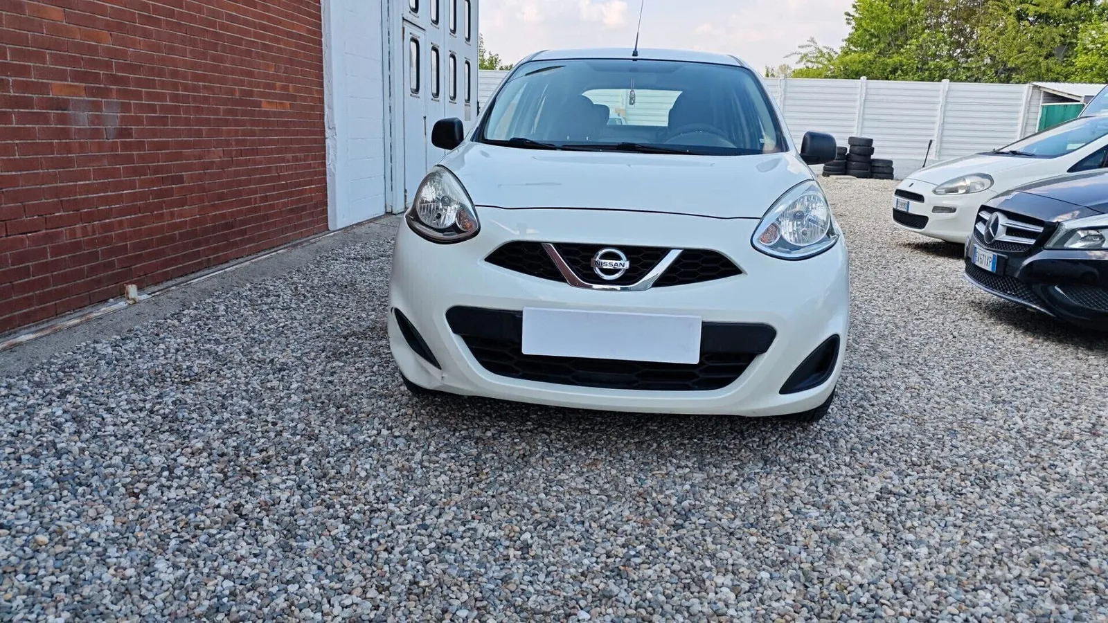 Nissan Micra 2017 photo 2