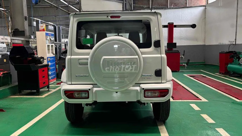 Suzuki Jimny 2024 photo 2