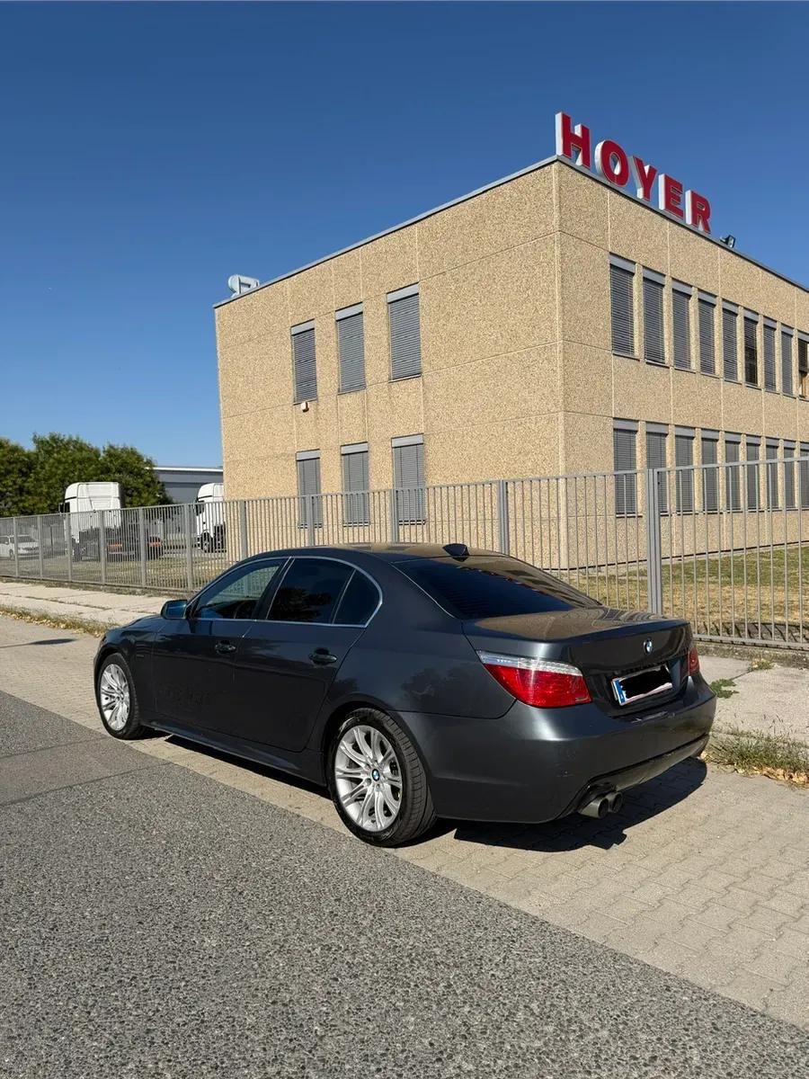 BMW 5 Series 2009 photo 3