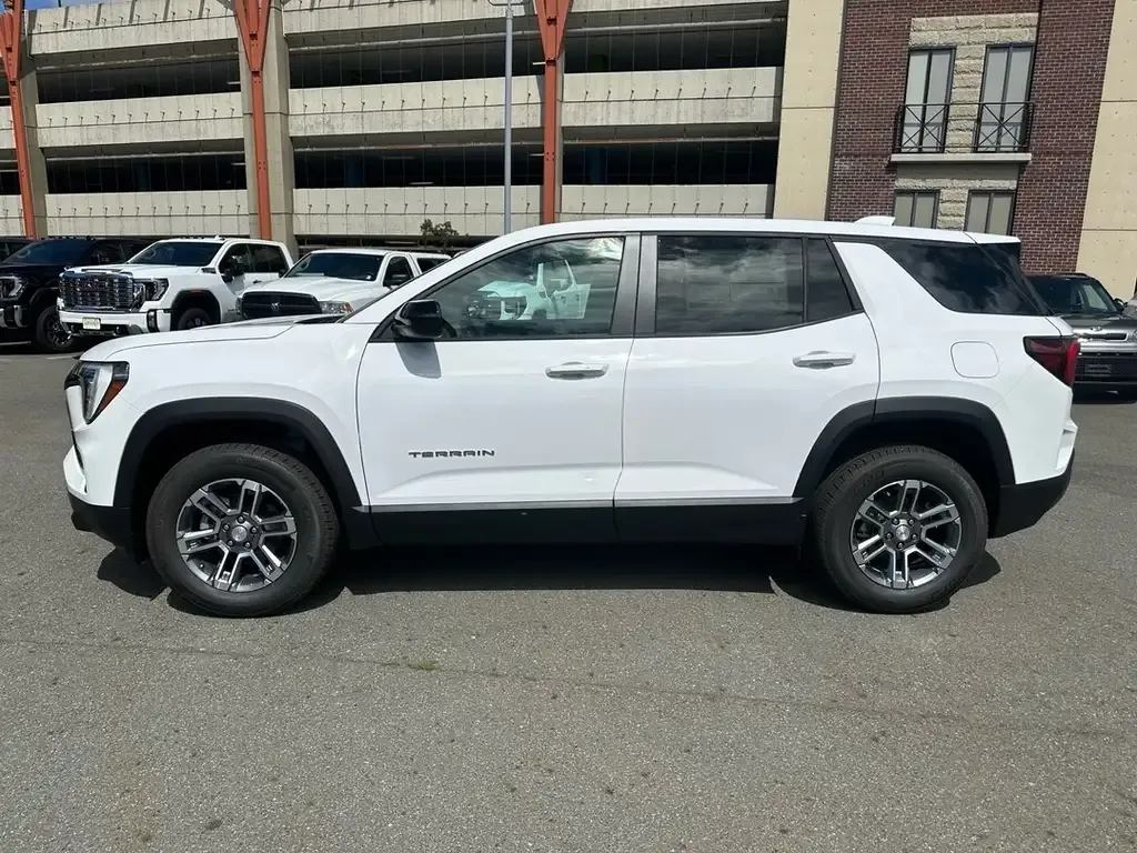 GMC Terrain 2026 photo 2
