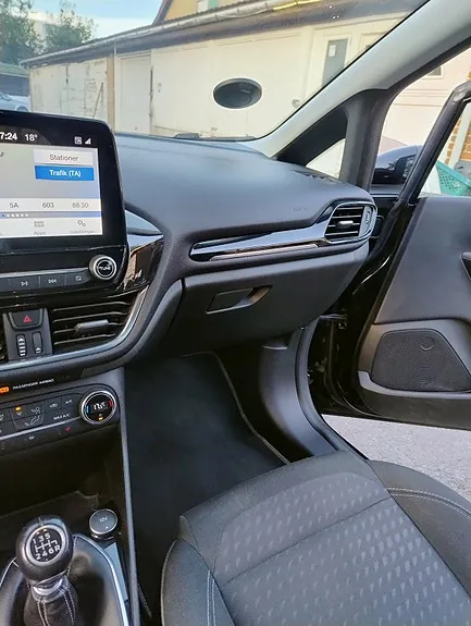 Ford Fiesta 2019 photo 2