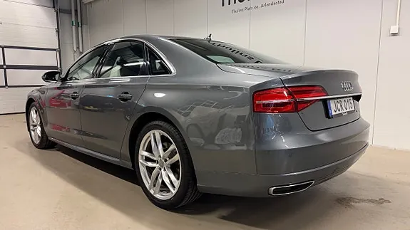 Audi A8 2016 photo 4