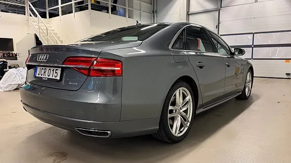 Audi A8 2016 photo 3
