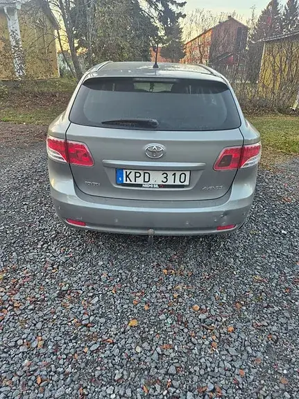 Toyota Avensis 2010 photo 4