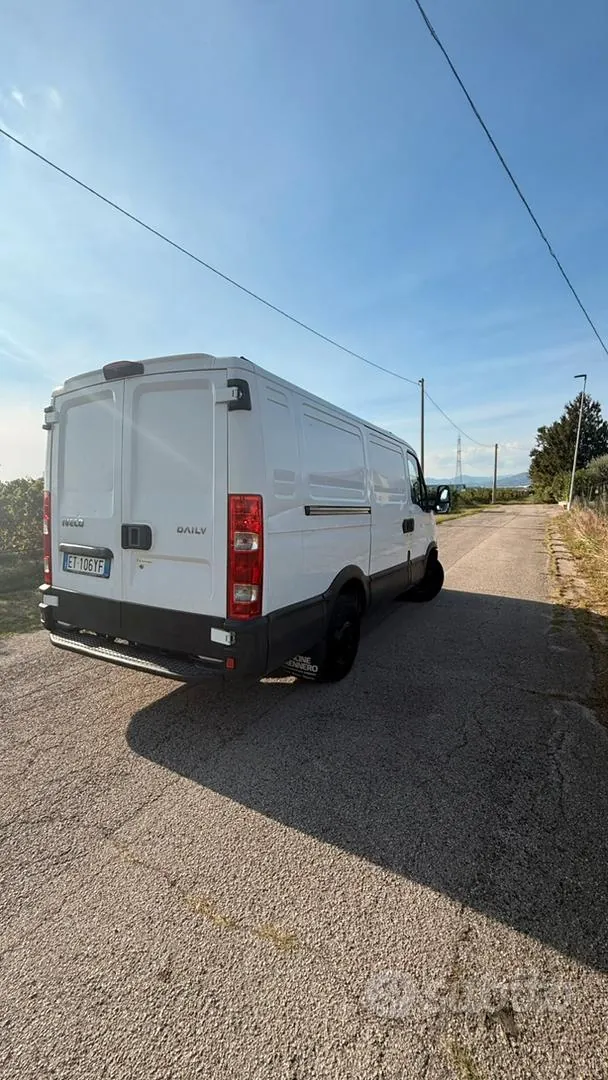 Iveco Daily 2014 photo 2