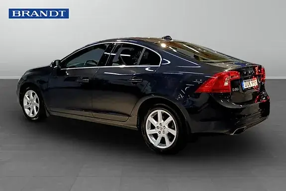 Volvo S60 2015 photo 2