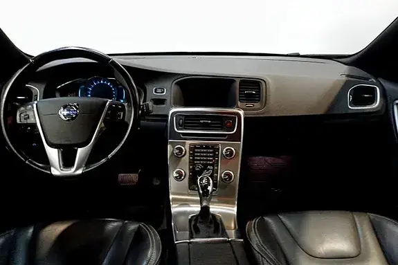 Volvo S60 2015 photo 4