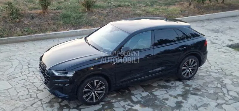 Audi Q8 2021 photo 2