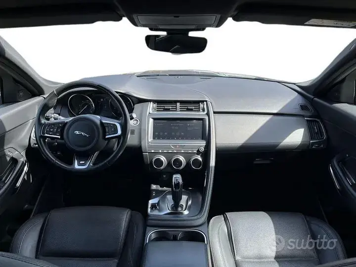 Jaguar E-Pace 2020 photo 4
