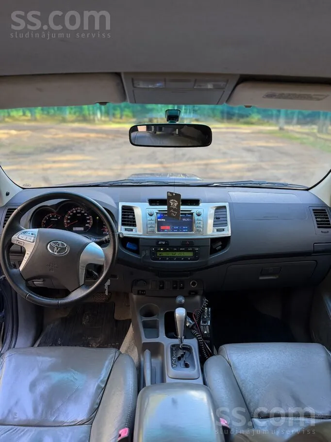 Toyota Hilux 2011 photo 5