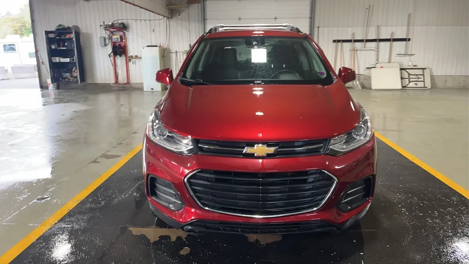 Chevrolet Trax 2021 photo 2