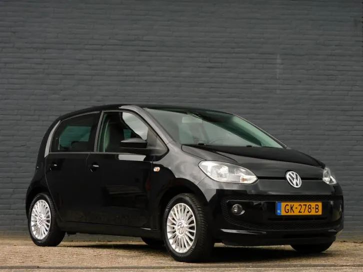 Volkswagen Up 2015 photo 2