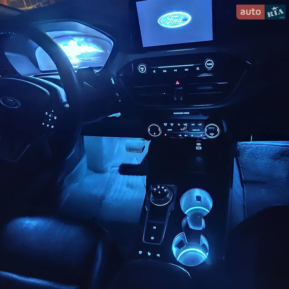 Ford Escape 2021 photo 2