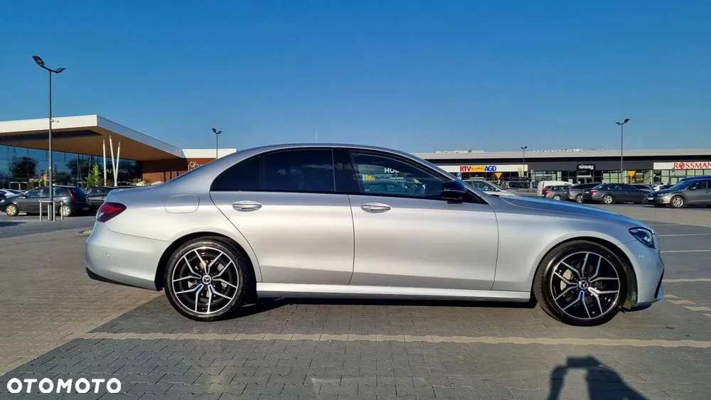 Mercedes-Benz E-Class 2022 photo 3
