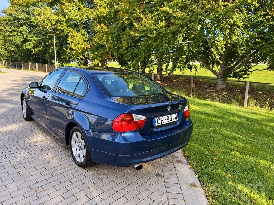 BMW 318 2006 photo 2