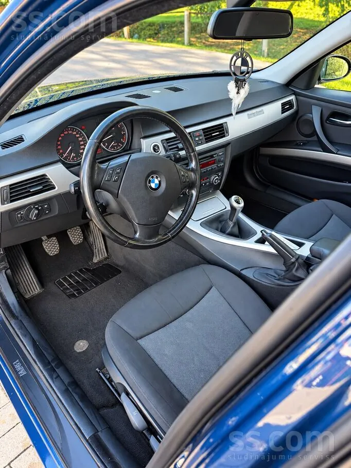 BMW 318 2006 photo 3