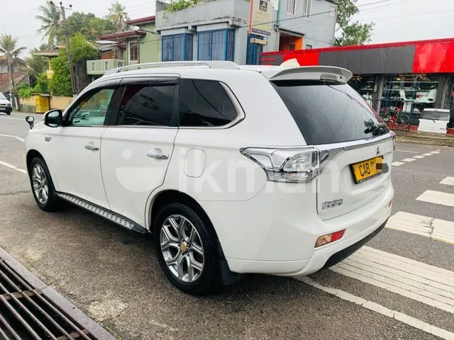 Mitsubishi Outlander 2014 photo 4