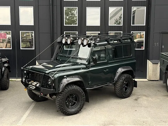 Land Rover Defender 90 2011 photo 3
