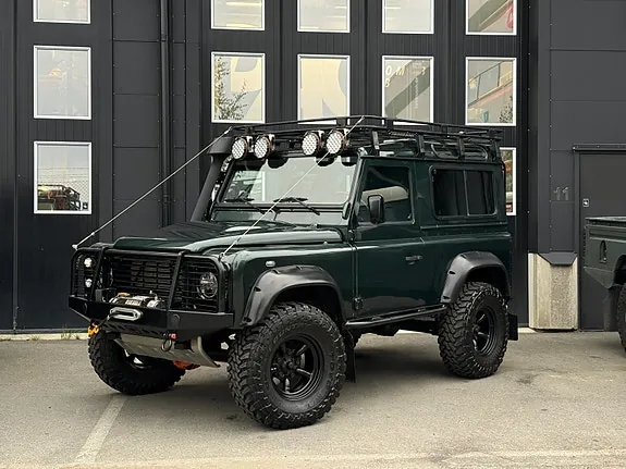 Land Rover Defender 90