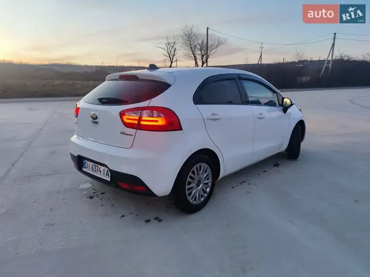 Kia Rio 2013 photo 2